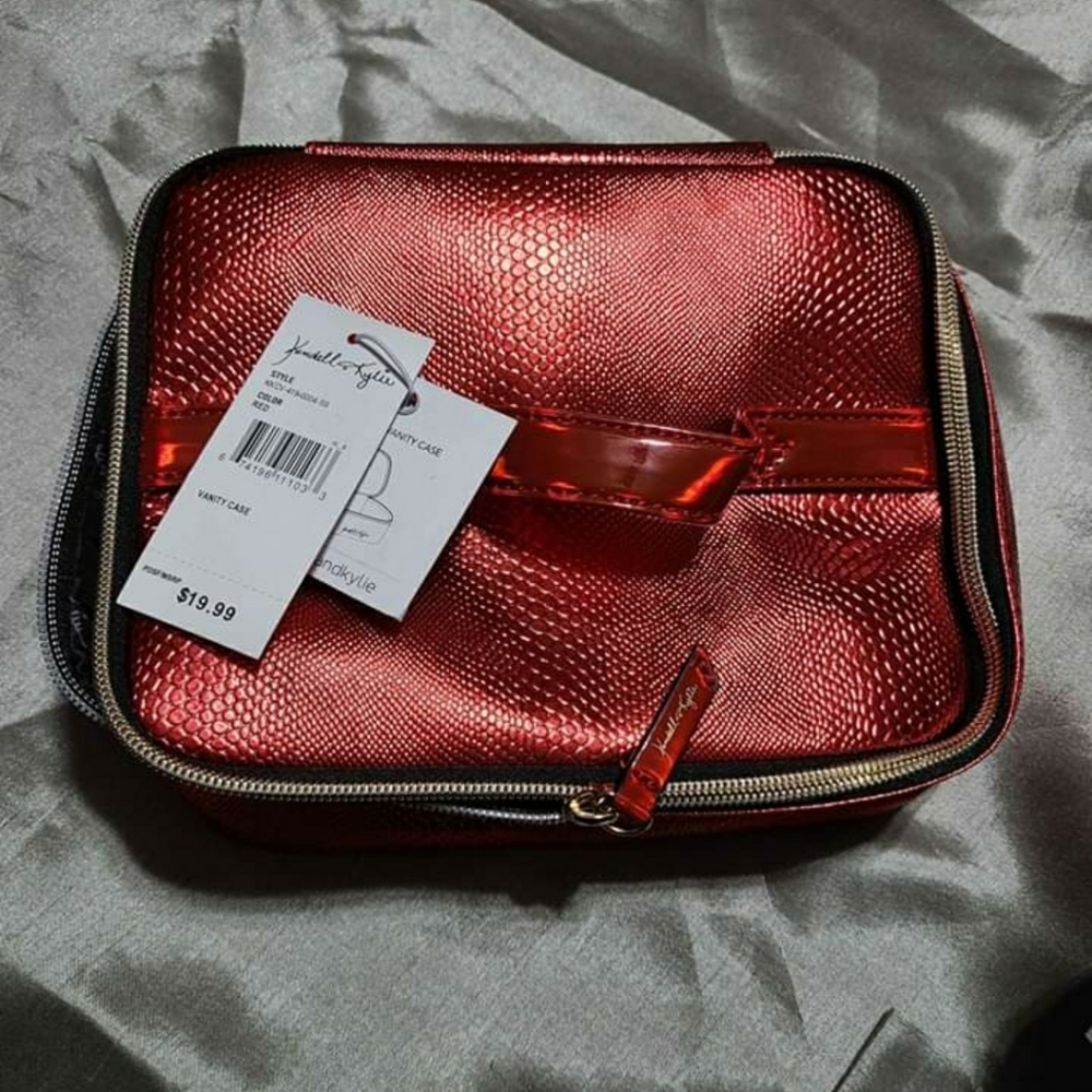 NWT makeup bag